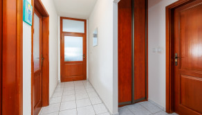 PREDAJ- priestranný RD s krásnym pozemkom v BA- Vrakuňa - fotografia 11