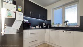 Novostavba samostatného moderného 4-izbového rodinného domu s terasou na pozemku 510 m² - fotografia 30