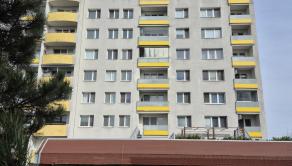 Predaj 3 izbového slnečného výnimočného bytu s vlastnou TERASOU a loggiou na ulici L. Fullu v Karlovej vsi. 80m2 byt+terasa 80m2+loggia6m2 - fotografia 3