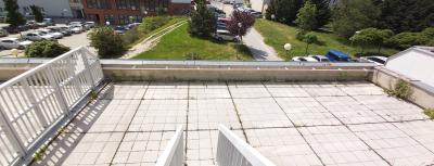 Predaj 3 izbového slnečného výnimočného bytu s vlastnou TERASOU a loggiou na ulici L. Fullu v Karlovej vsi. 80m2 byt+terasa 80m2+loggia6m2