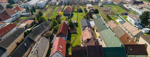 Stavebný pozemok, Bratislava-Záhorská Bystrica, 2627 m2, centrum ZB