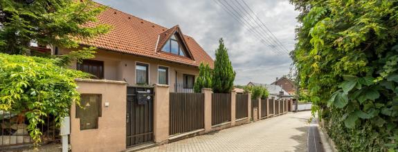 Predaj 6-izbového domu v BA- Záhorskej Bystrici, ulica Na Vlkovkách 6,