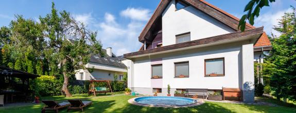 PREDAJ- priestranný rodinný dom s pekným pozemkom na Malodunajskej ul., BA-Vrakuňa