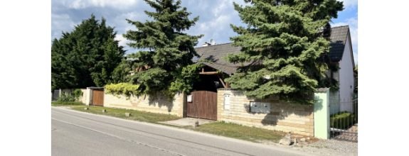 PREDAJ - 2 generačný RD vo Vajnoroch na  veľkom pozemku