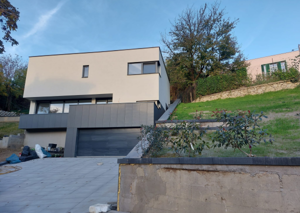 Devín, predaj RD na kľúč, novostavba, 9 árový pozemok, Dolnokorunská ulica