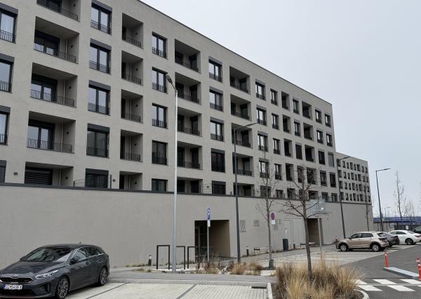 Predáme 1,5-izbový byt s loggiou a parkovaním na ulici Mateja Encingera v Bratislave v novom projekte Bory Na Hrádzi.