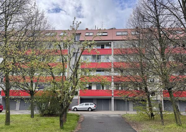 Predaj - garáž, 14,25 m2, Bagarova 28, Bratislava - Dúbravka