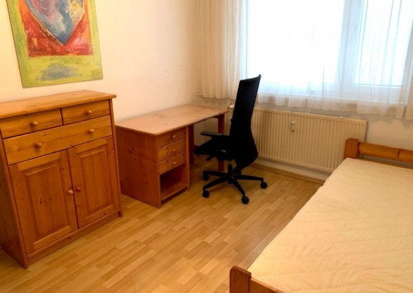 PREDAJ - Pekný priestranný byt vo výbornej lokalite - Beniakova ulica