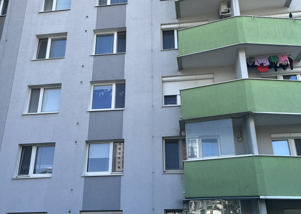 PREDAJ - Pekný priestranný byt vo výbornej lokalite - Beniakova ulica