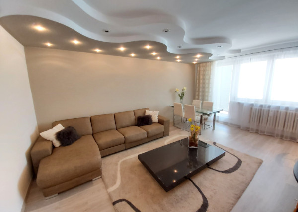 Predaj 3 izbového slnečného výnimočného bytu s vlastnou TERASOU a loggiou na ulici L. Fullu v Karlovej vsi. 80m2 byt+terasa 80m2+loggia6m2