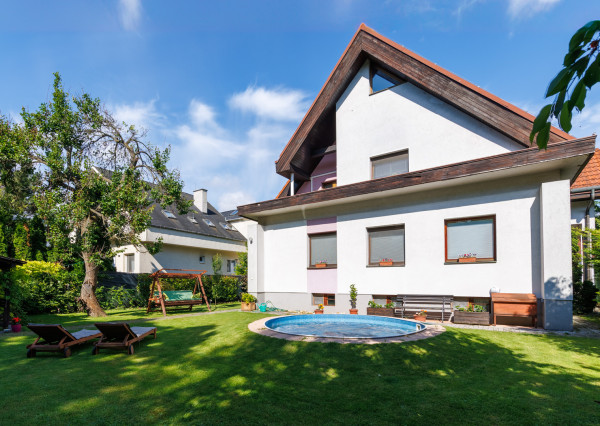 PREDAJ- priestranný rodinný dom s pekným pozemkom na Malodunajskej ul., BA-Vrakuňa