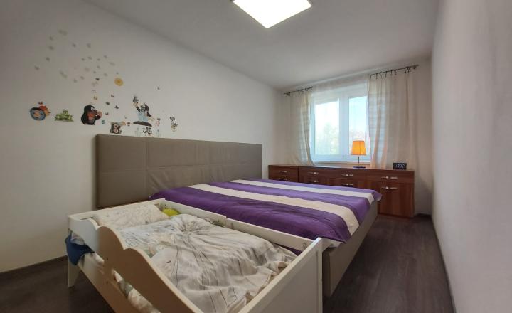 REZERVOVANÉ NOVOSTAVBA 4 izbový rodinný dom v Malom Raji  ponúka súkromie v tichej ulici - fotografia 15