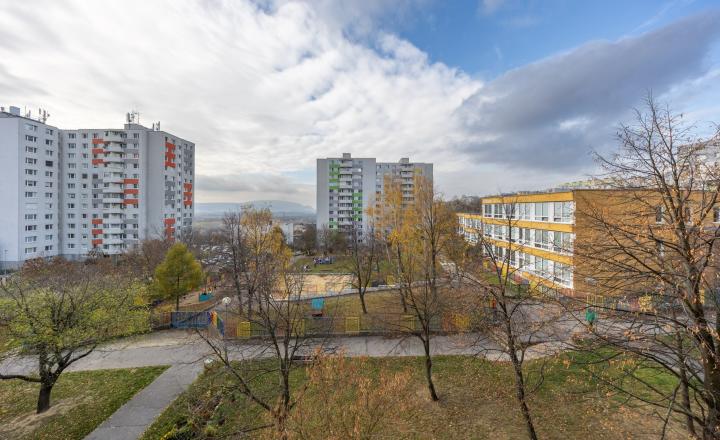 Predaj - 3-izbový svetlý byt, 64 m2, loggia 5m2, Matejkova ulica, Bratislava - Dlhé Diely - fotografia 15