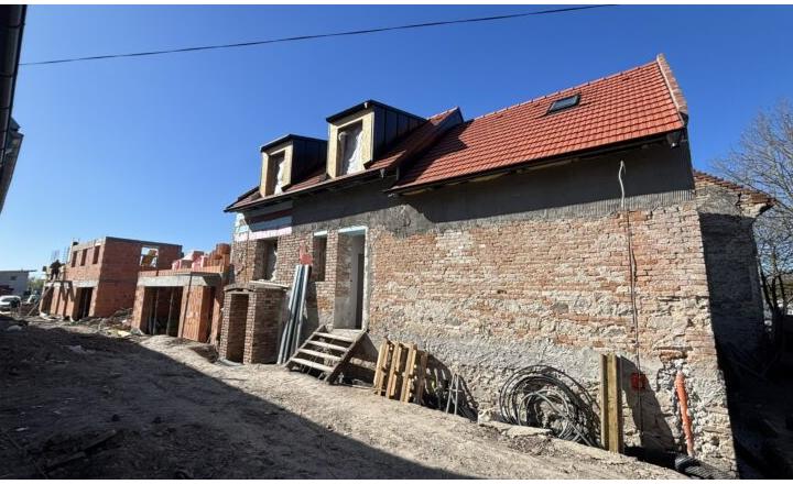 PREDAJ - Ponúkame na predaj kompletne prerobený Ľudový dom s krásnou klenbovou pivnicou - fotografia 5