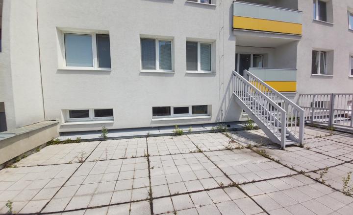 Predaj 3 izbového slnečného výnimočného bytu s vlastnou TERASOU a loggiou na ulici L. Fullu v Karlovej vsi. 80m2 byt+terasa 80m2+loggia6m2 - fotografia 19