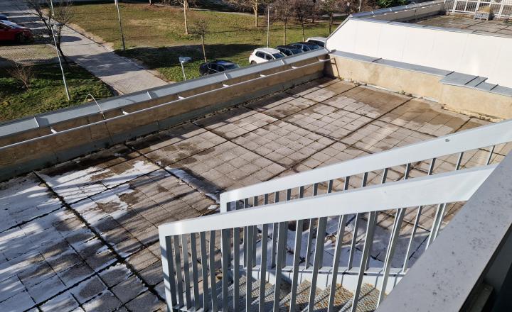 Predaj 3 izbového slnečného výnimočného bytu s vlastnou TERASOU a loggiou na ulici L. Fullu v Karlovej vsi. 80m2 byt+terasa 80m2+loggia6m2 - fotografia 1
