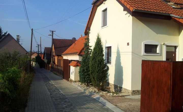 Prenájom-Bratislava- Záhorská Bystrica, 4-izbový rodinný dom s garážou