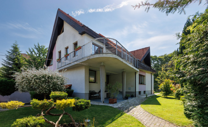PREDAJ- priestranný RD s krásnym pozemkom v BA- Vrakuňa