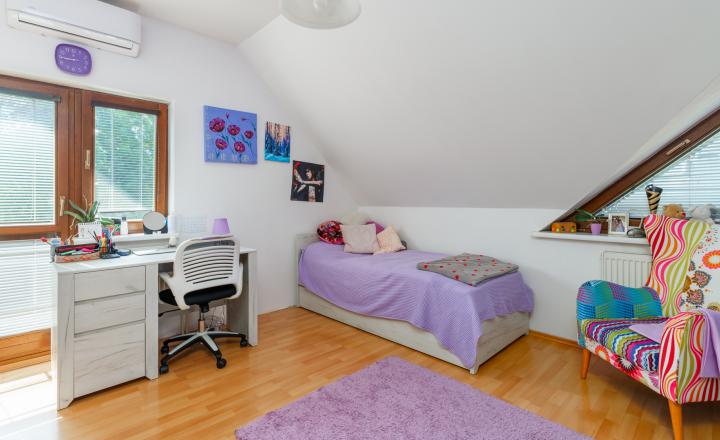 PREDAJ- priestranný RD s krásnym pozemkom v BA- Vrakuňa - fotografia 3