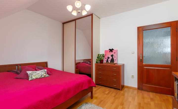 PREDAJ- priestranný RD s krásnym pozemkom v BA- Vrakuňa - fotografia 12