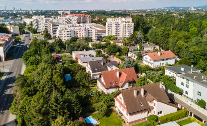 PREDAJ- priestranný RD s krásnym pozemkom v BA- Vrakuňa - fotografia 18