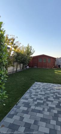 Novostavba samostatného moderného 4-izbového rodinného domu s terasou na pozemku 510 m² - fotografia 9