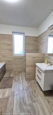 Novostavba samostatného moderného 4-izbového rodinného domu s terasou na pozemku 510 m² - fotografia 34