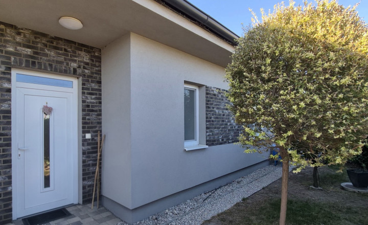 Novostavba samostatného moderného 4-izbového rodinného domu s terasou na pozemku 510 m² - fotografia 7