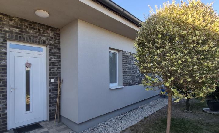 Novostavba samostatného moderného 4-izbového rodinného domu s terasou na pozemku 510 m² - fotografia 6