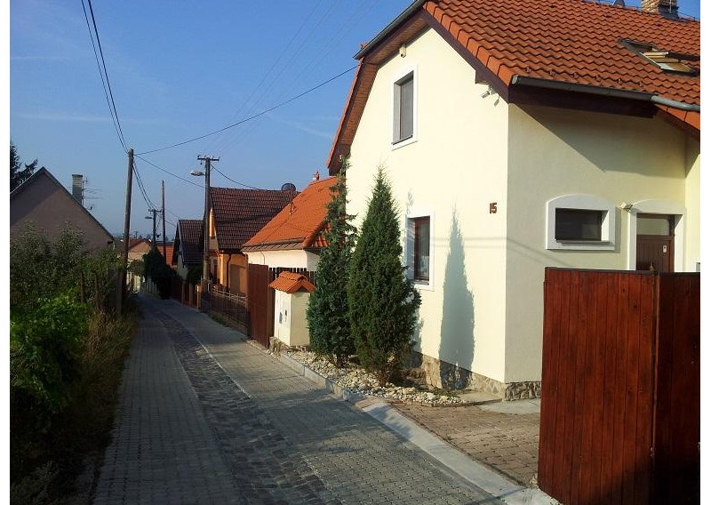 Prenájom-Bratislava- Záhorská Bystrica, 4-izbový rodinný dom s garážou